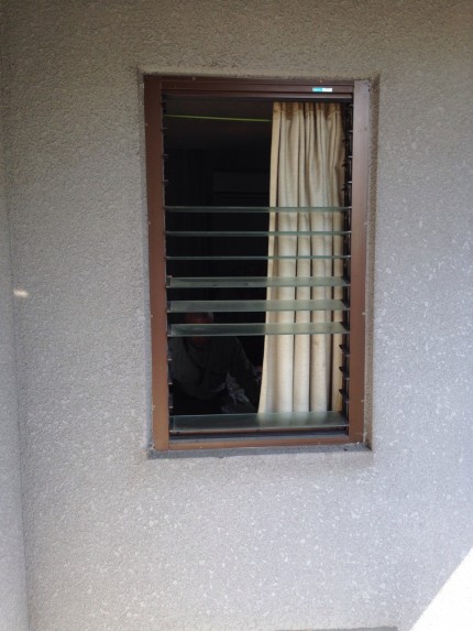 ガラスルーバー　上げ下げ窓　カバー工事