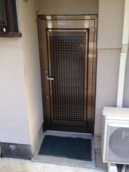 リクシル　リシェント　採風勝手口ドア　取替え工事
