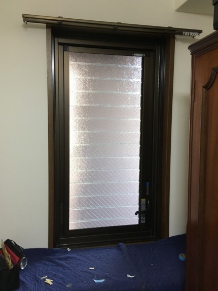 ルーバーサッシ　ＹＫＫ　カバー工事　