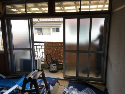 ハキ出しサッシ　4枚建　カバー工事