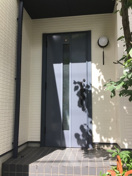 ＹＫＫ　ドアリモ　玄関　カバー工事　取替え前