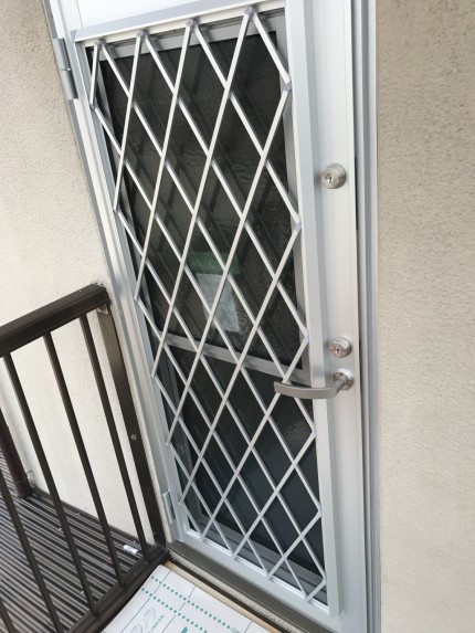 ベランダ　勝手口　採風ドア　カバー工事　アルミ曲げ物