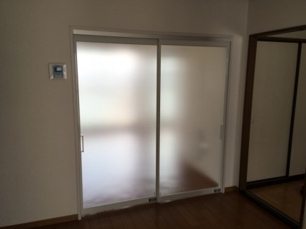 YKK　間仕切り　引違戸　上吊タイプ