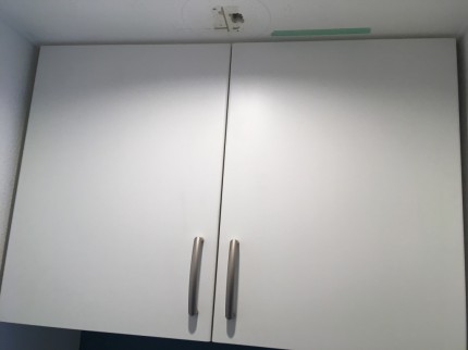 トイレ収納棚　天上部