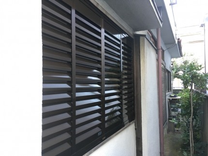 雨戸取替え　アルミ製ガラリ雨戸