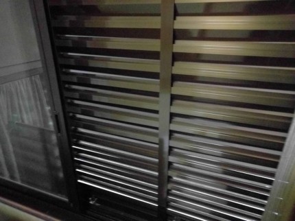 雨戸取替え　アルミ製ガラリ雨戸
