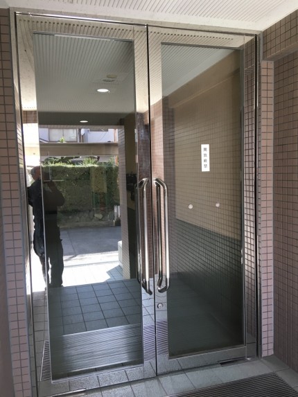 マンション　玄関ドア　ガラス割れ替え