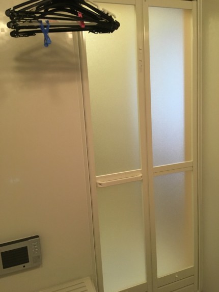 浴室リフォーム　折戸タイプ　カバー工事