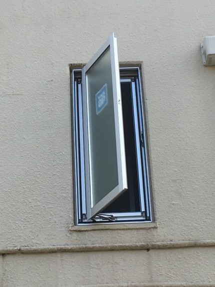 浴室　片開き窓　カバー工事