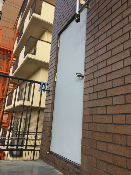 スチールドア　カバー工事