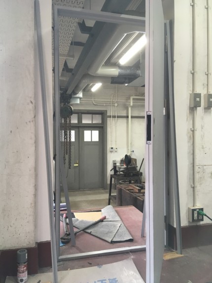 スチールドア　取付け　鉄扉