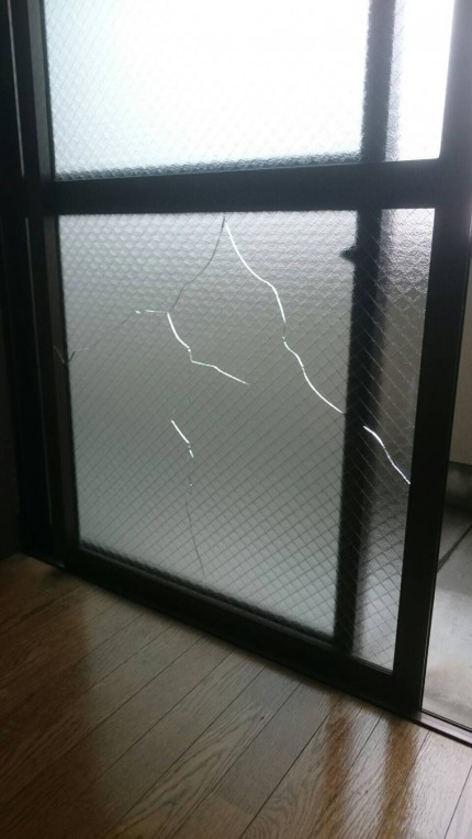 ガラス割れ替え