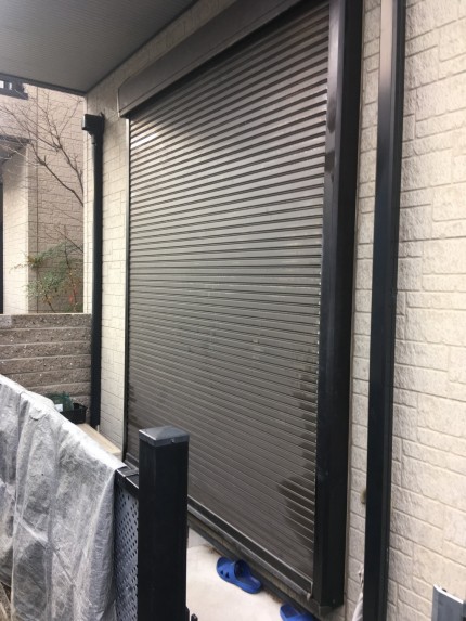 窓シャッター　リフォーム　電動シャッター