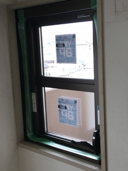 オーニング窓　カバー工事