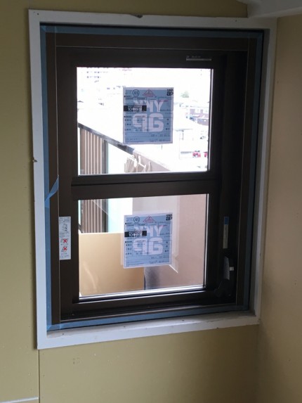 オーニング窓　カバー工事