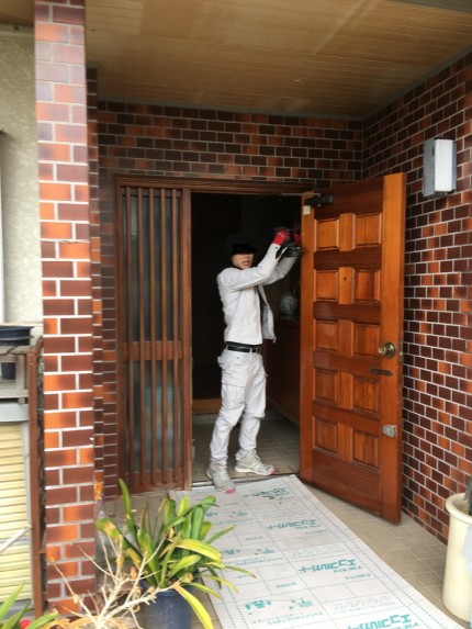 玄関リフォーム　ドアリモ