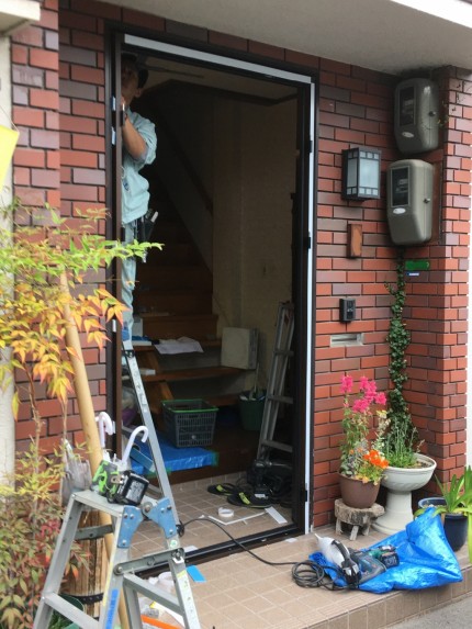 リフォーム玄関ドア　電気錠