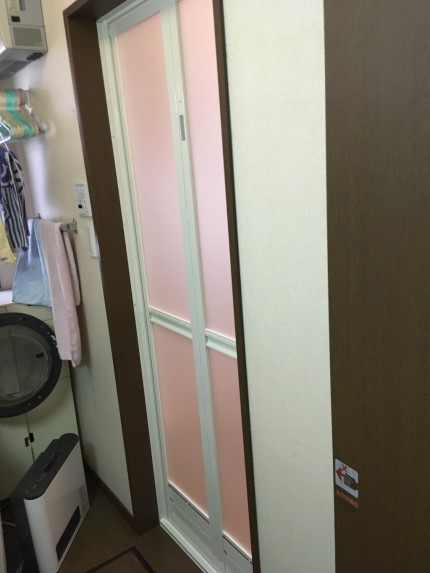 浴室折戸　リフォーム　カバー工事