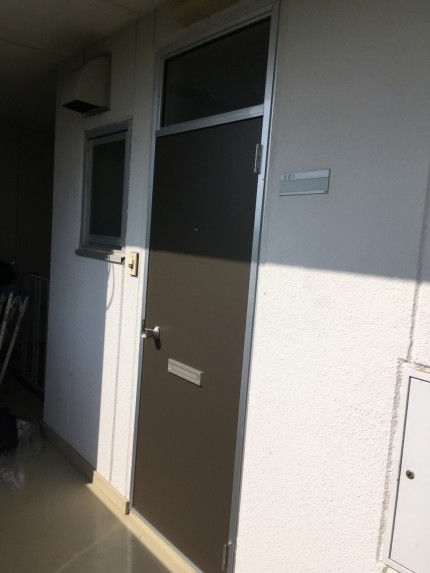マンション　玄関取替え