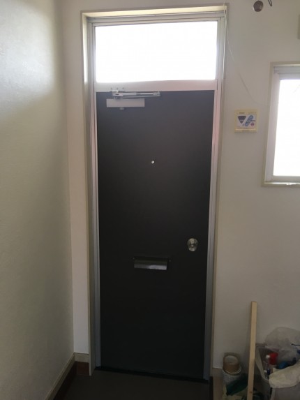 マンション　玄関取替え