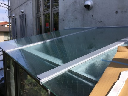 １階　テラスルーム　屋根ガラス