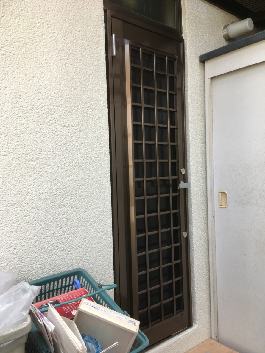 勝手口　カバー工事