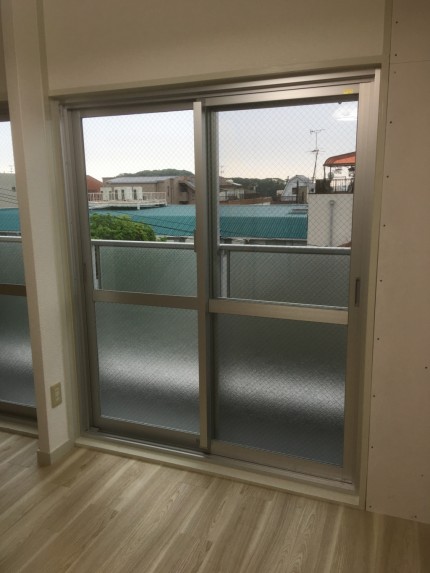 マンション　ハキだし窓　カバー工事