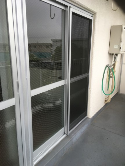 マンション　ハキだし窓　カバー工事