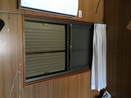 アルミ製雨戸　カバー工事