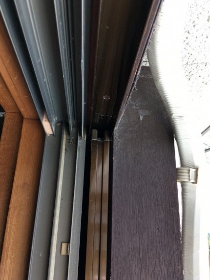 アルミ製雨戸　カバー工事