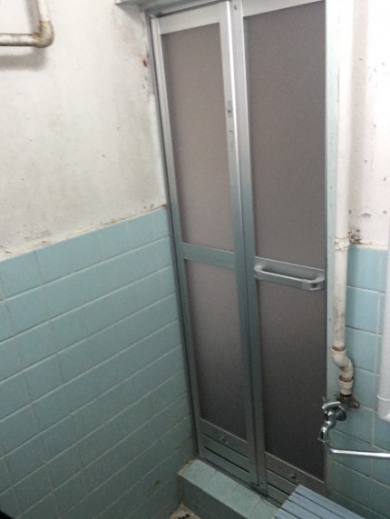 浴室折戸型ドア　浴室リフォーム