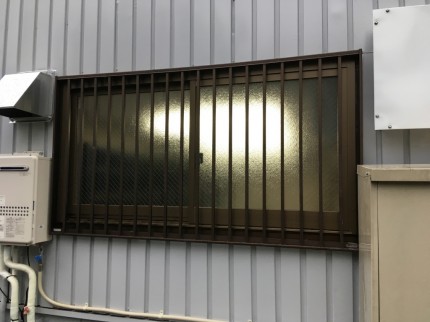 引違サッシ　面格子