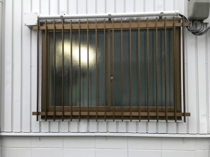 引違サッシ　面格子