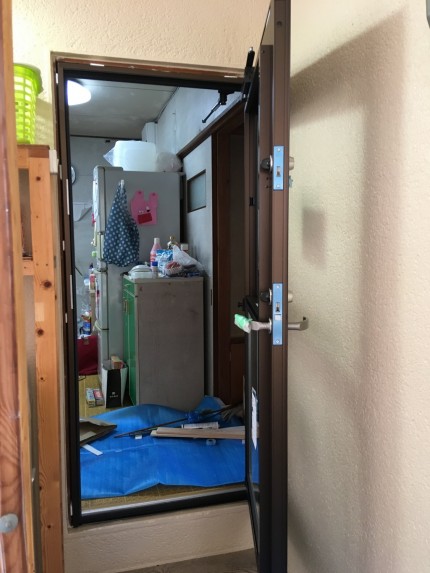 勝手口リフォーム　通風勝手口