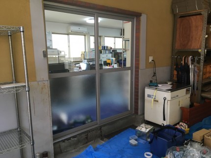 間仕切り　内窓