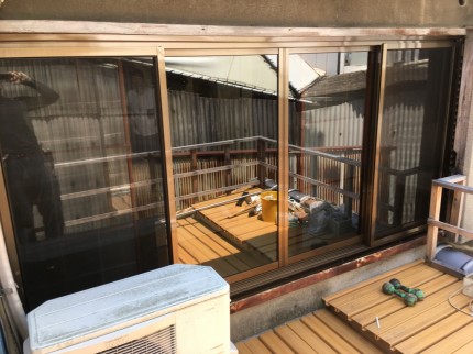 ベランダ　サッシ窓　4枚建て