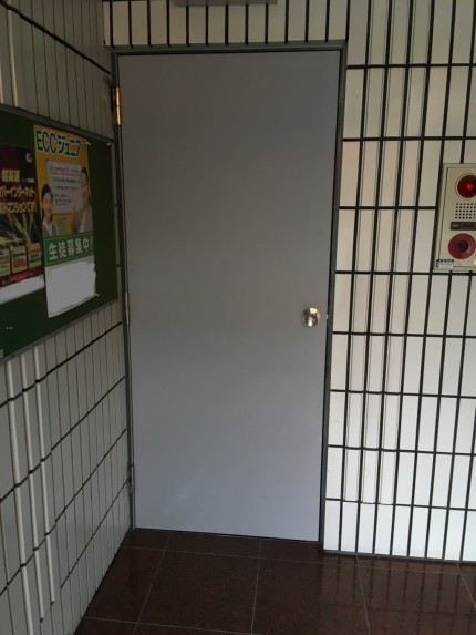 スチールドアリフォーム　非常階段