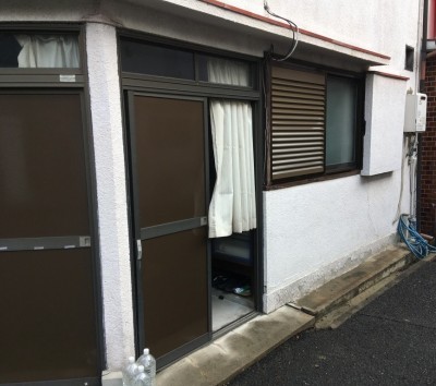 雨戸取替え　ガラス割れ替え