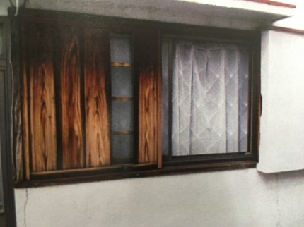 雨戸取替え　ガラス割れ替え