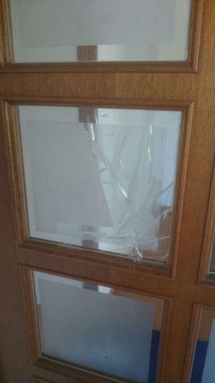 ガラス割れ替え