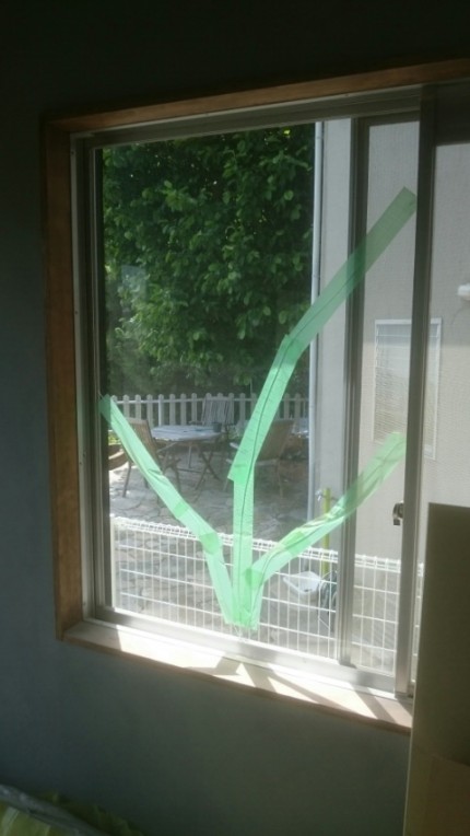 ガラス割れ替え作業