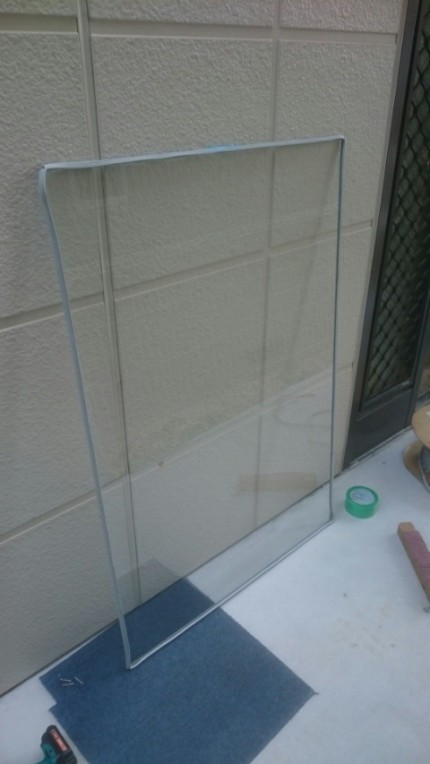 ガラス割れ替え作業