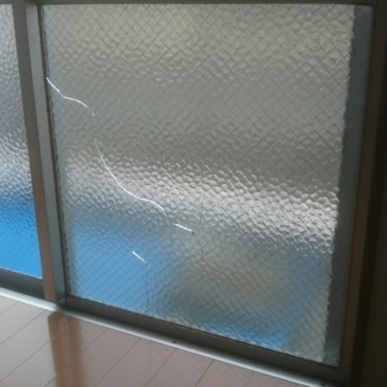 ガラス割れ替え