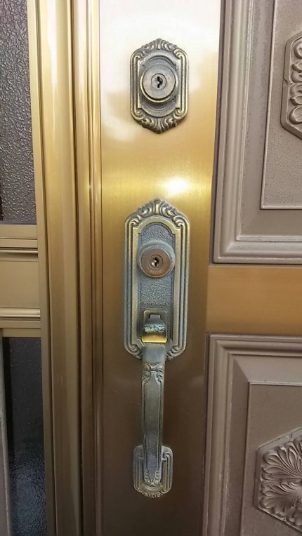 ﾄｽﾃﾑ玄関ドア　ﾍﾞﾙﾓﾝﾄ　鍵