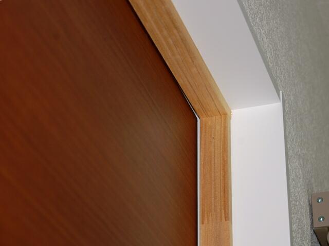 丁番　前後の調整