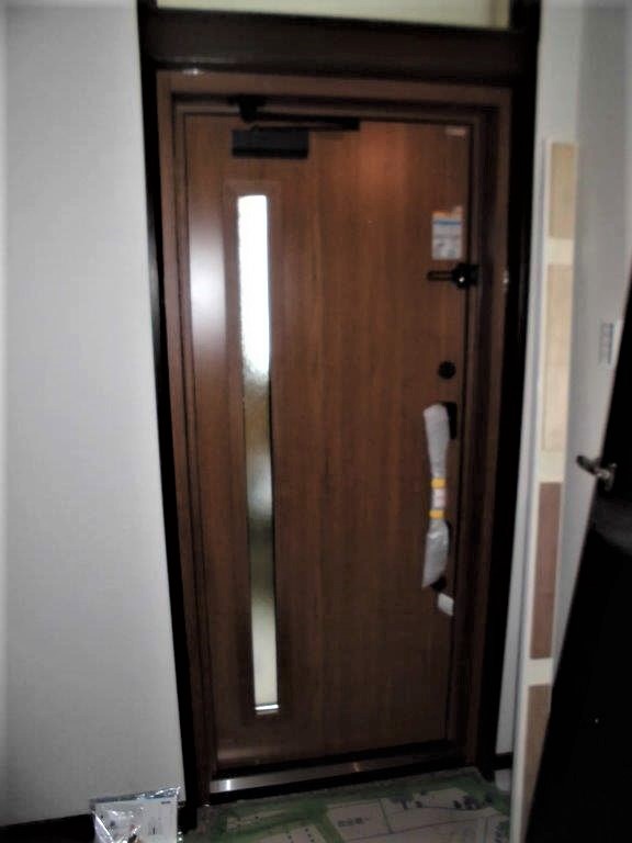 片開き玄関ドアカバー工法 (10)